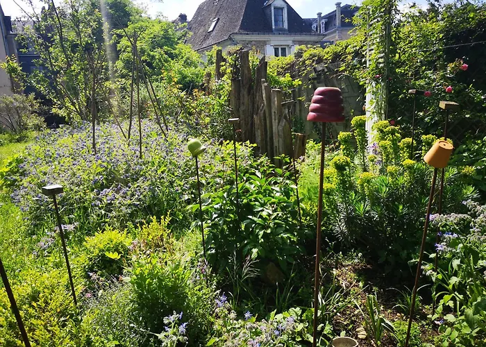 Demeure De Boisclaireau Bed & Breakfast *